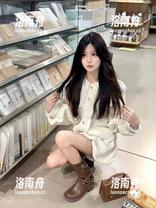 秀人网-温妮 秀人网 - 经典与时尚碰撞——温妮的旗袍精选图包,让你感受文化魅力