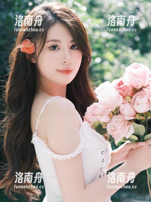 秀人网 - 王曼柔全套职业装写真登场，展现职场魅力，立即下载分享无限美好！