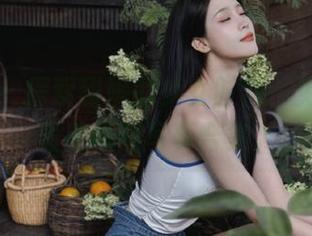 秀人网 – 探索甜妮的少女时代，免费下载最美原图写真合集。