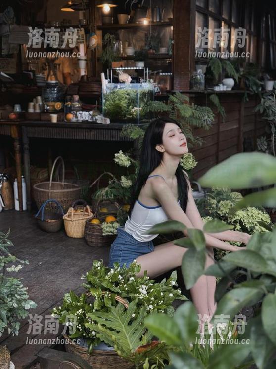 秀人网-甜妮 秀人网 - 探索甜妮的少女时代,免费下载最美原图写真合集。