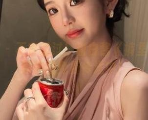 秀人网 – 不容错过！甜白酱《裤里丝》写真美图免费传送中！