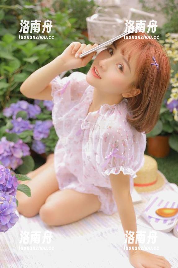 秀人网 - 跟随田兮白的夏天，领略那些珍贵的美图与艺术写真，心灵的旅程