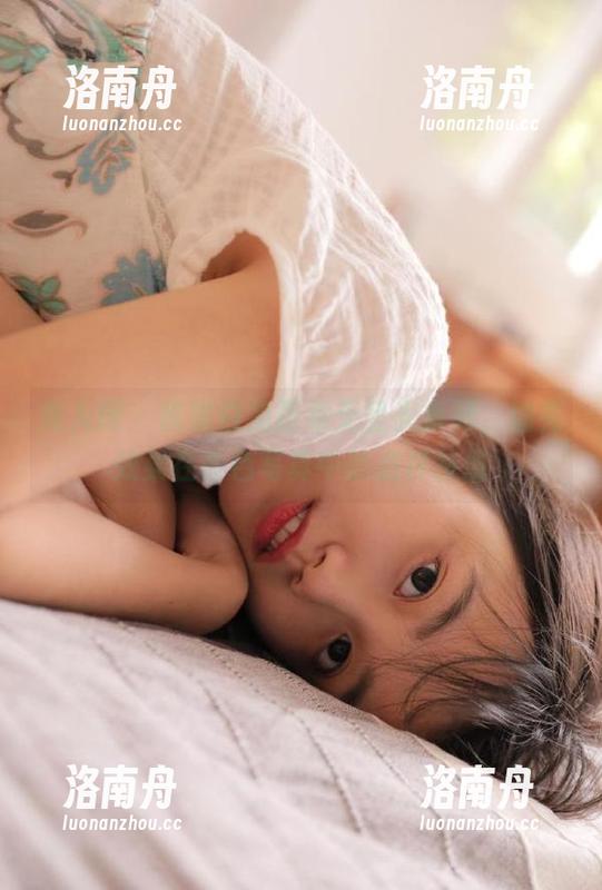 秀人网-白兔西希 秀人网 - 欣赏白兔西希无圣光系列,油亮效果在各色写真中的别样呈现