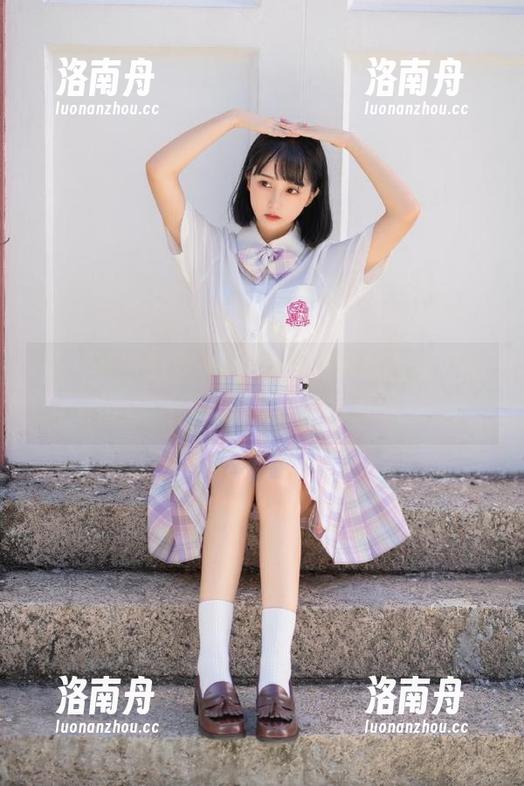 秀人网 - 糯美子Mini棉袜写真合集闪亮登场，全新更新让你大开眼界