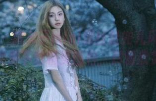 秀人网 – 糯美子mini黑丝肚兜儿风格写真，免费下载精美图包，尽情欣赏！