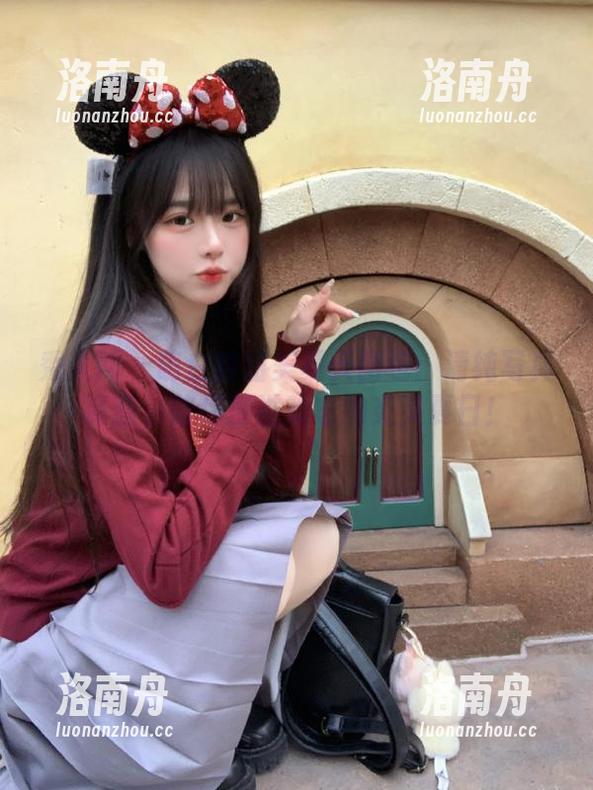 秀人网-萌白酱 秀人网 - 萌白酱甜美夏天图包:清纯写真资源,陪你度过难忘的炎炎夏日!
