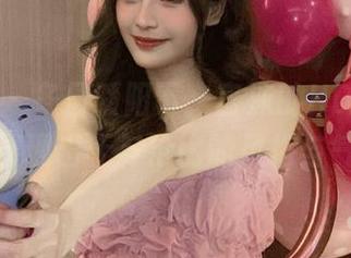 秀人网 – 冬日暖阳下，言沫的HD写真连衣裙展现出无与伦比的风格与气质！