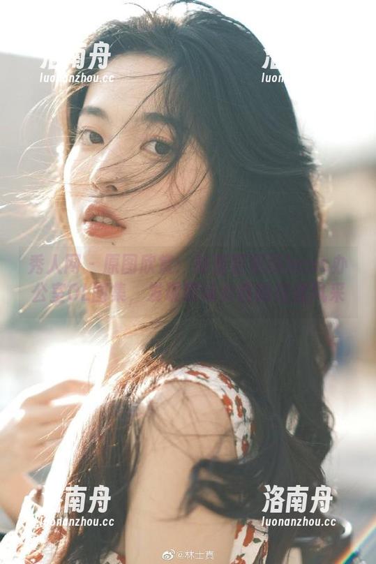 秀人网-陆萱萱 秀人网 - 原图欣赏:陆萱萱职场boss办公室OL图集,发现职场女性的自信风采