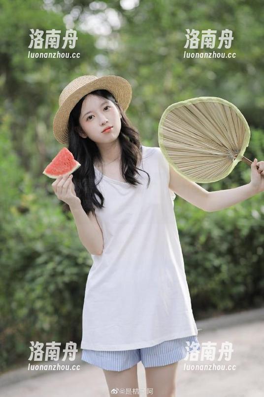 秀人网-陶喜乐 秀人网 - 陶喜乐的连衣裙写真记录,每一张图包都是心动瞬间!