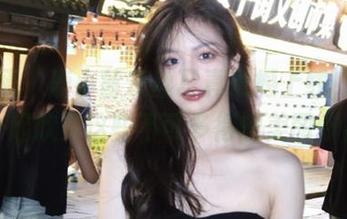 秀人网 – 鹿小茜灰丝写真震撼上线，陪你一起欣赏这些不可多得的美图作品