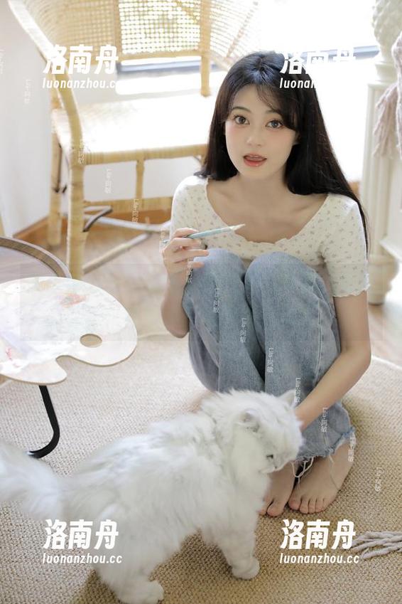 紧急企划 - 分享龙崎聆音的写真集，体验每一帧剧情中的细腻与美丽