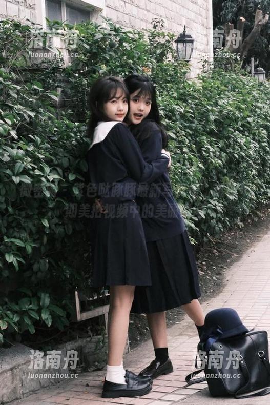 微密圈 - 紫色哒豚豚最新写真集：透视早期美拍视频中的美丽瞬间
