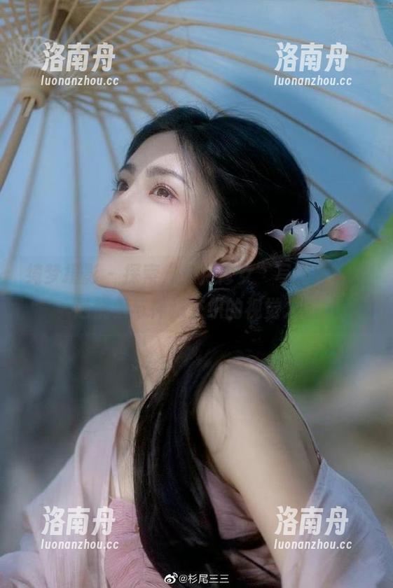 绮梦摄影-月月 绮梦摄影 - 探索“月月修女”写真集,精选优雅与神秘交织的视觉之旅