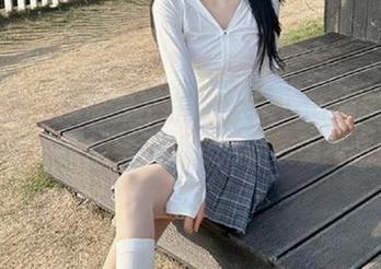 美媛馆 – 探索博主许诺sabrina的高清秘书写真，感受每一帧背后的故事与情感！