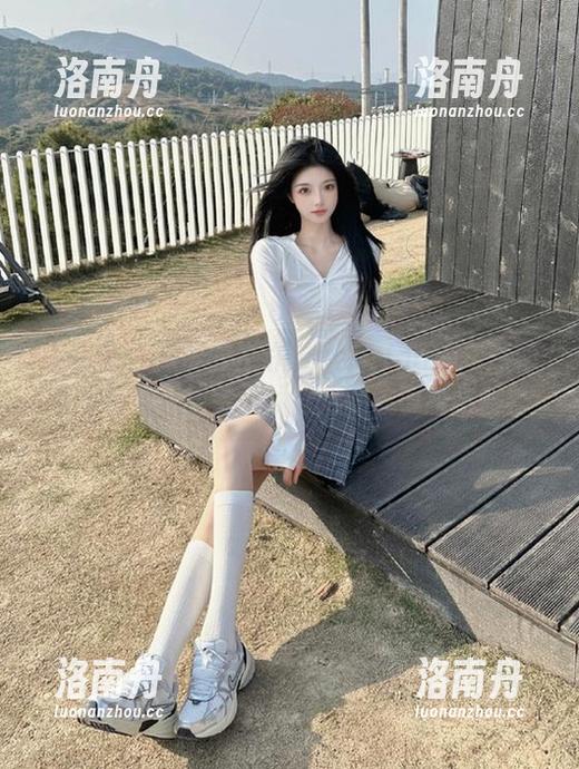 美媛馆-许诺sabrina 美媛馆 - 探索博主许诺sabrina的高清秘书写真,感受每一帧背后的故事与情感!