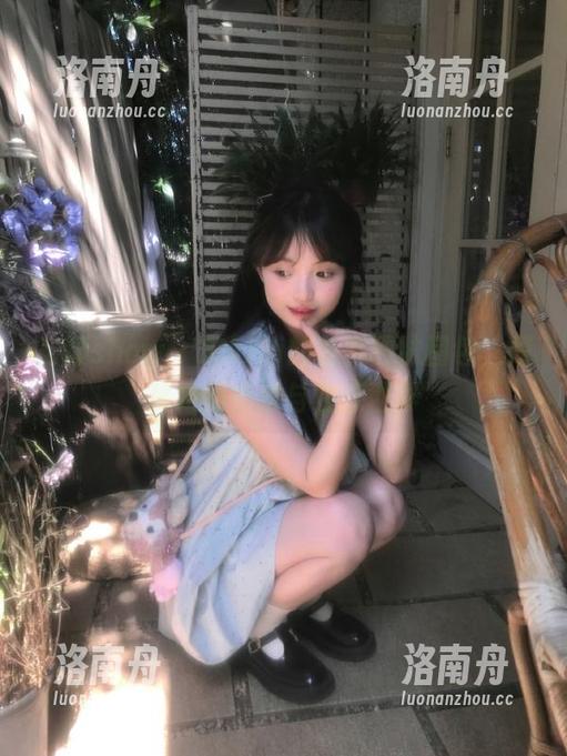 花漾show-宋kiki 花漾show - 宋kiki的私房网袜图包,探秘她的优雅与性感世界