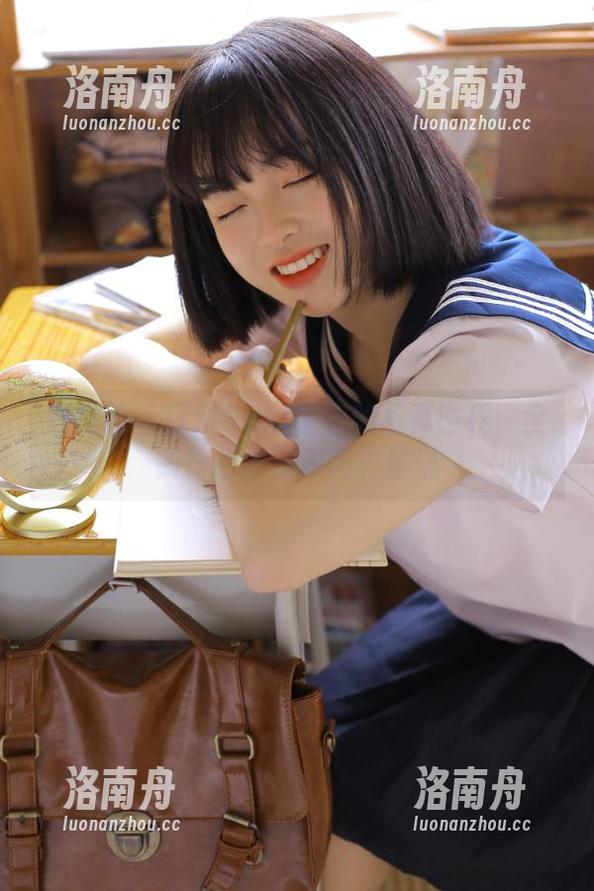 蜜桃社-Suki 蜜桃社 - 探索Suki学姐的写真世界:全新作品集资源精彩呈现