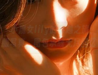 蜜桃社 – 小魔女lily的穿越之旅：校园校服写真，图包承载无尽回忆