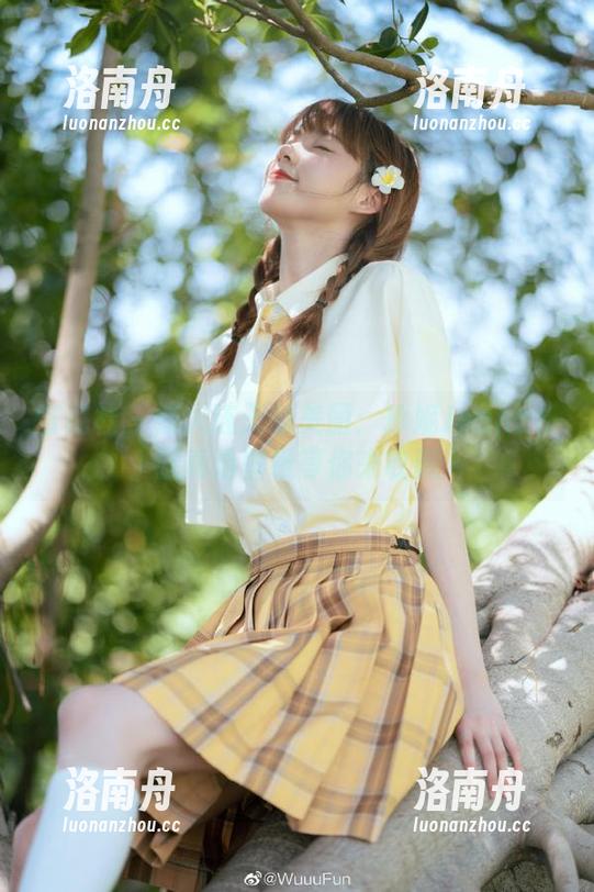 蜜桃社 - 烽火连天的美丽：珍妮Jeane长腿高清壁纸等你来收藏