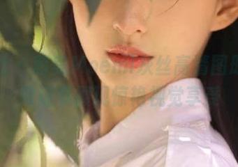 蜜桃社 – 萌美Moemi灰丝高清图册，精致细节展现惊艳视觉享受