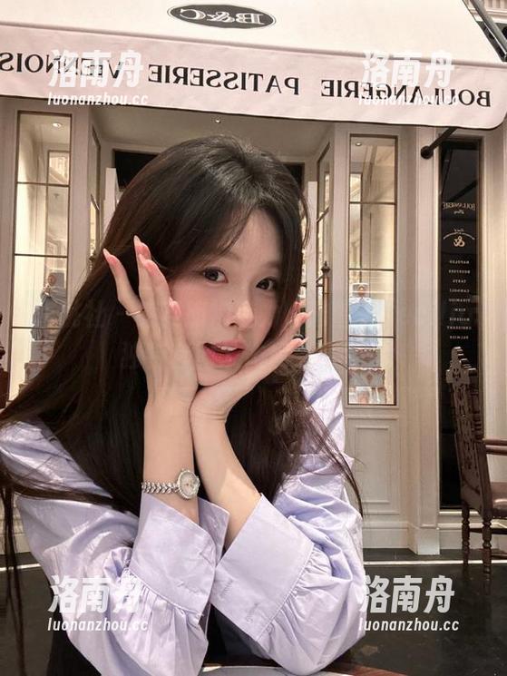 蜜桃社-陆萱萱Cecilia 蜜桃社 - 感受旗袍魅力,陆萱萱Cecilia独特套图及作品分享专辑