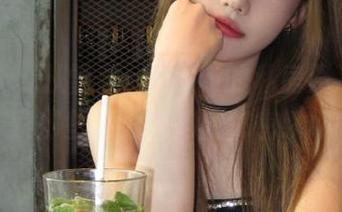 蜜桃社 – 从雪梨sherry的私房照片中探索那些不为人知的秘密瞬间