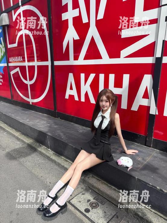 蜜桃社-露西Lucy 蜜桃社 - 记录露西Lucy的睡衣时光:精美原图与壁纸,尽在摄影作品中