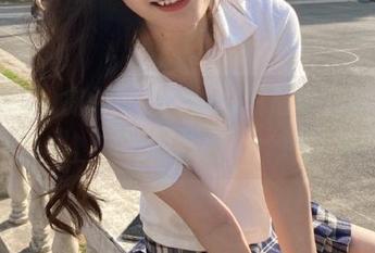 袜啵啵 – 加入稚予黑丝写真超长花絮版的免费狂欢，让笑声和美丽一起飞扬吧！