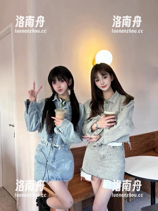 袜啵啵-苏苏 袜啵啵 - 跟随苏苏的步伐,高清黑丝图集展现她的独特魅力!