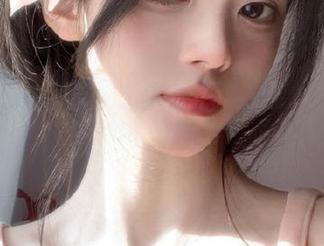 袜小喵全套写真，体验喂你吃维生素的独特艺术感染力！