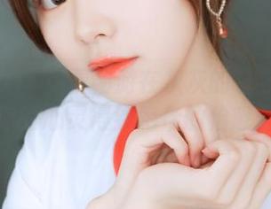 觅芙少女 – 免费畅游在灰灰的睡衣美图里，让你的心灵得到绝佳的治愈体验。