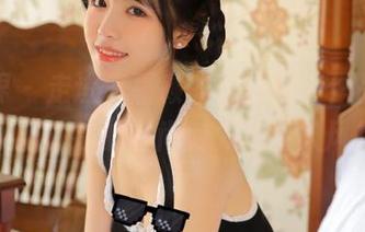 语画界 – 走进何嘉颖的美脚写真作品，感受她独特的时尚魅力与个人风格