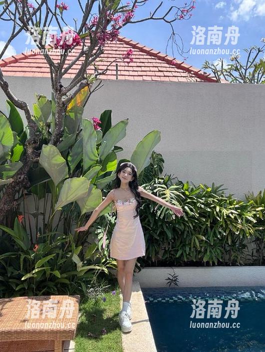 语画界-李丽莎 语画界 - 李丽莎修女最新美图更新,感受她在影像中找到的宁静与力量!