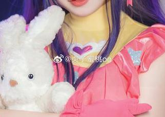 汉堡店员贞子蜜桃，带给你视觉盛宴般的写真图包与快乐体验！