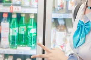 轩萧学姐cos秘书：一边按着键盘一边让你笑出声的写真！