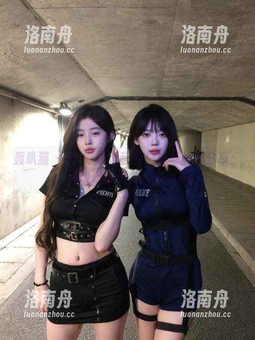 轰趴猫-K8傲娇萌萌 轰趴猫 - K8傲娇萌萌的户外写真集分享:展现她多姿多彩的一面