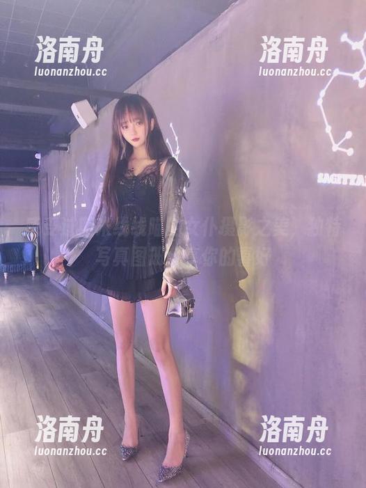 感受过期米线线喵的女仆摄影之美，独特写真图册分享你的喜好