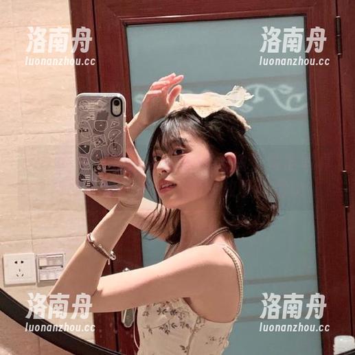 迷人的五姨太 微密圈 - 探索迷人的五姨太油亮私房写真合集:每一张都是她的故事与情感