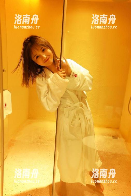 青丘女神-九尾 青丘女神 - 九尾学妹高清美图:让写真瞬间抓住你的心与目光