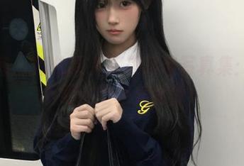 青豆客 – 娜依灵儿超美吊带写真集：速来下载这些绝美图像！