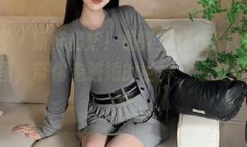 青豆客 – 新鲜出炉！最新施忆佳Kitty酱JK套图，带你走进她的世界，感受摄影之美
