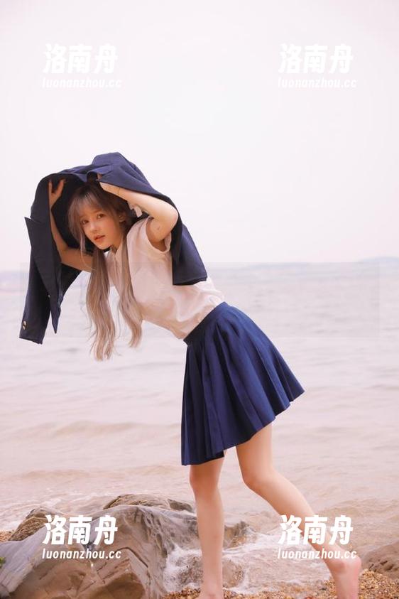 青豆客 - 晓艾fafa女王的惊艳瞬间：完美写真套图带你领略极致美