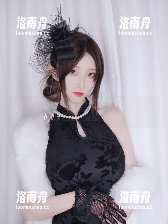 青青子Js 原图精彩曝光!免费分享青青子Js初音未来的写真之旅,让你一睹为快!