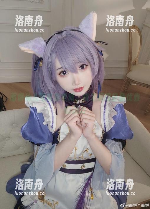 面饼仙儿 面饼仙儿写真集更新,裸足展现轻盈优雅的魅力