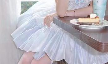 风之领域作品：果断收藏！清新体操服白丝女孩的穿搭简直亮瞎眼！