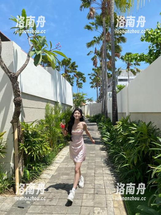 魅妍社-白沫 魅妍社 - 不容错过的白沫丝袜作品在线展示,自信与性感并存的完美结合