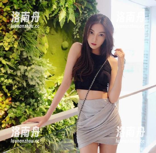 魅妍社-程小烦不烦 魅妍社 - 程小烦不烦泳装写真精选,展现极致柔美与恬静的艺术气息