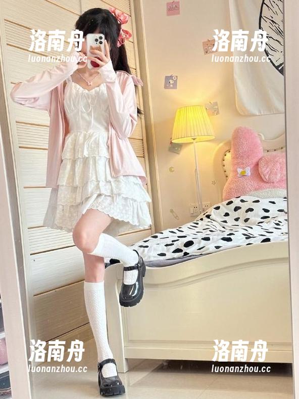 魅妍社-绯月樱_Cherry 魅妍社 - 散发夏日气息的绯月樱_Cherry套图,记录每个可爱的瞬间与写真!