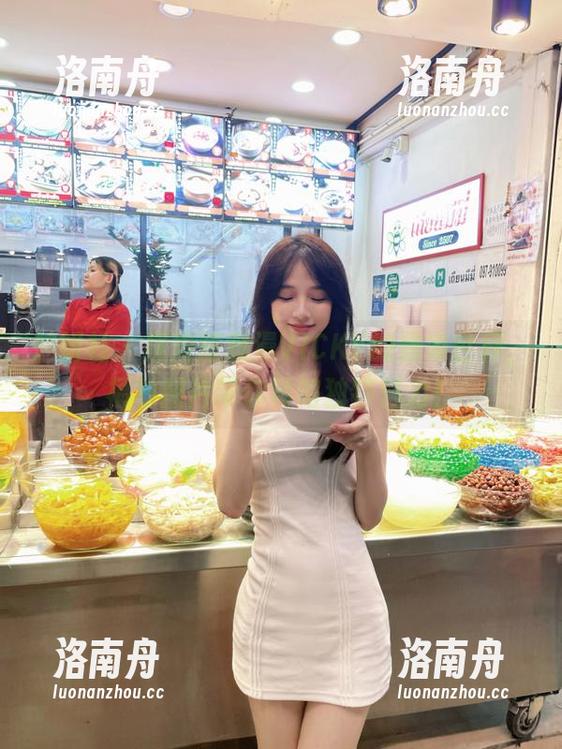 魅妍社 - 探索陈雅漫VICKY的居家世界，福利图片带你领略独特魅力！