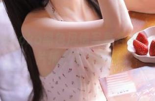 魅瞳meroko黑色风情写真合集：精致图片捕捉动人瞬间